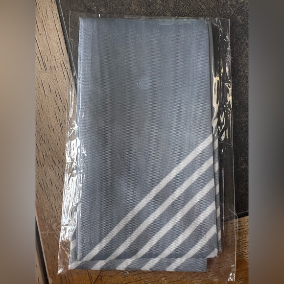 Gray Striped bag scarf nip - Picture 1 of 1